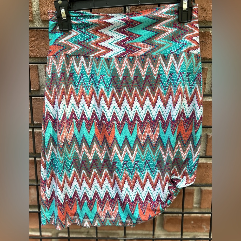 Colorful Zigzag Patterned Skirt - Picture 1 of 3